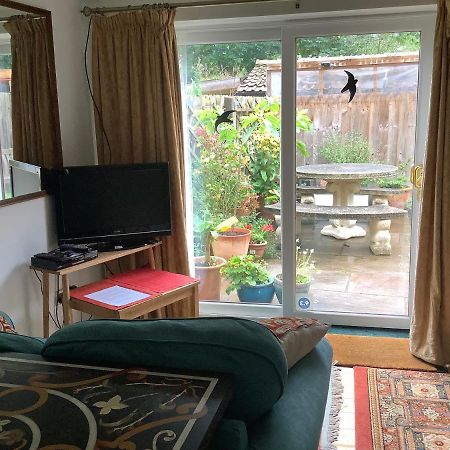 Primrose Villa Self Catering Bnb Монмаут Екстериор снимка