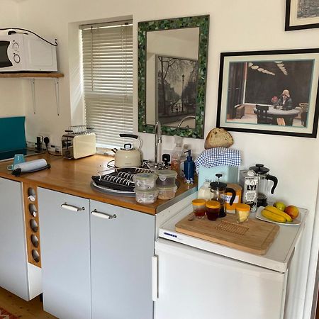 Primrose Villa Self Catering Bnb Монмаут Екстериор снимка
