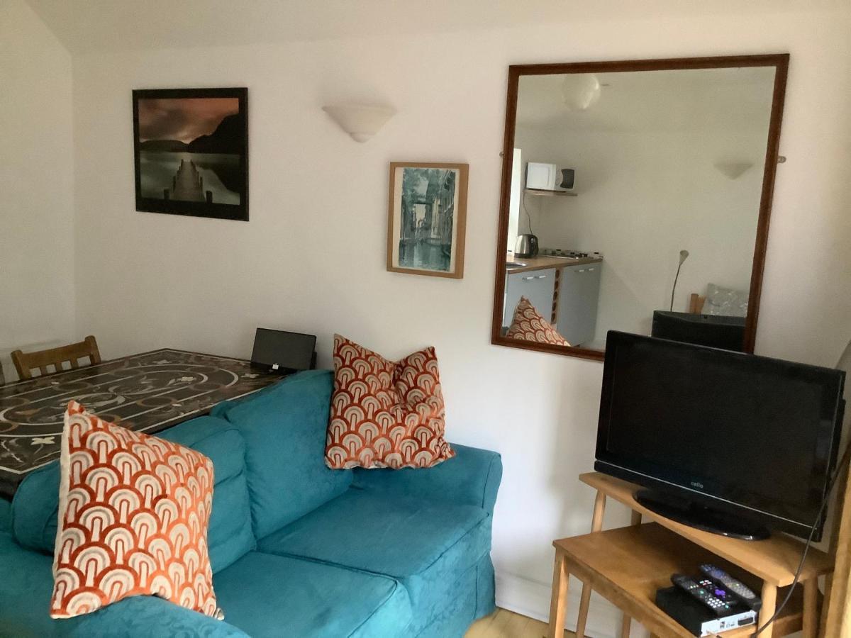 Primrose Villa Self Catering Bnb Монмаут Екстериор снимка