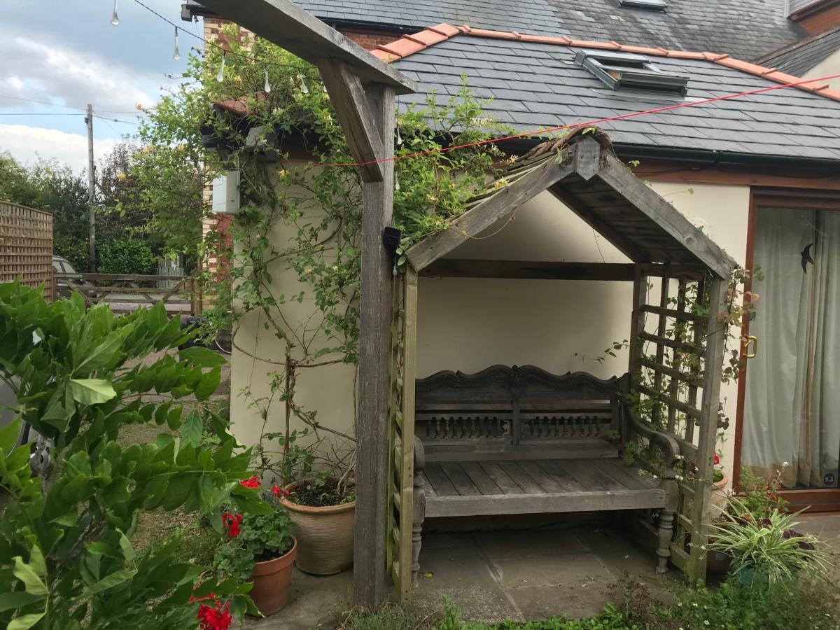 Primrose Villa Self Catering Bnb Монмаут Екстериор снимка
